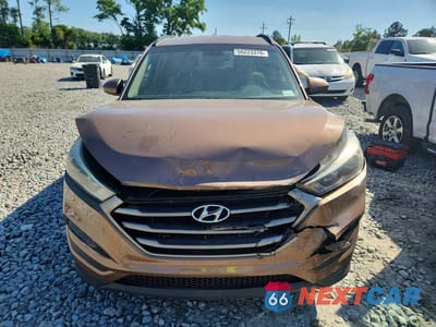 Piąte zdjęcie samochodu w środku: 2016 HYUNDAI TUCSON SE VIN:KM8J33A42GU109590 - miniatura