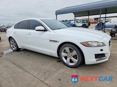 Czwarte zdjęcie samochodu z boku: 2018 JAGUAR XF VIN:SAJBR4FX5JCY70175 - miniatura