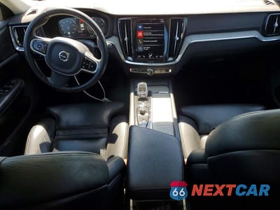 Zdjęcie 8 z 12 samochodu: 2022 VOLVO S60 B5 INSCRIPTION VIN:7JRL12TL7NG172845 - miniatura