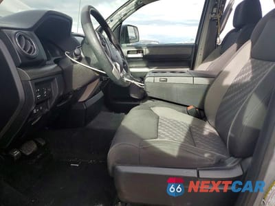 Zdjęcie 7 z 13 samochodu: 2018 TOYOTA TUNDRA SR5 VIN:5TFUY5F14JX732180 - miniatura