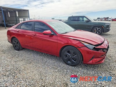 Czwarte zdjęcie samochodu z boku: 2021 HYUNDAI ELANTRA HYBRID BLUE VIN:KMHLM4AJXMU009413 - miniatura