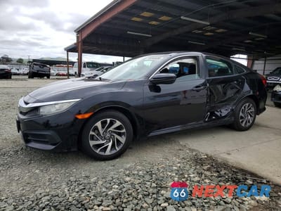 2018 HONDA CIVIC EX 2HGFC2F77JH557357 - główne zdjęcie licytacji z USA - miniatura