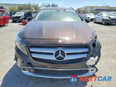 Piąte zdjęcie samochodu w środku: 2016 MERCEDES-BENZ GLA 250 VIN:WDCTG4EB9GJ198733 - miniatura