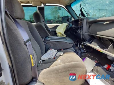 Zdjęcie 7 z 11 samochodu: 2006 CHEVROLET SILVERADO K3500 VIN:1GBJK39D36E257689 - miniatura