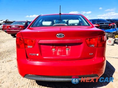 Zdjęcie 6 z 12 samochodu: 2013 KIA FORTE EX VIN:KNAFU4A27D5736901 - miniatura