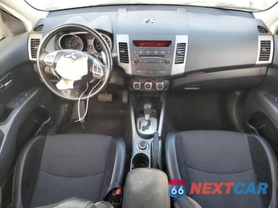 Zdjęcie 8 z 13 samochodu: 2013 MITSUBISHI OUTLANDER SE VIN:JA4JT3AW8DU020943 - miniatura