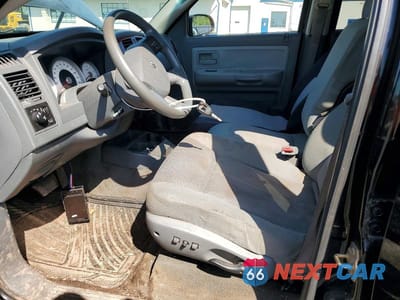 Zdjęcie 7 z 12 samochodu: 2005 DODGE DAKOTA QUAD SLT VIN:1D7HW48N25S219892 - miniatura