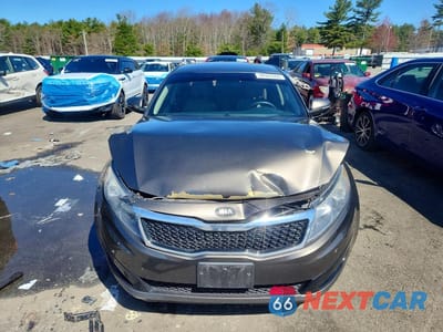 Piąte zdjęcie samochodu w środku: 2013 KIA OPTIMA LX VIN:5XXGM4A73DG155457 - miniatura