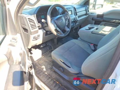 Zdjęcie 8 z 12 samochodu: 2017 FORD F350 SUPER DUTY VIN:1FDRF3GT5HEB62028 - miniatura