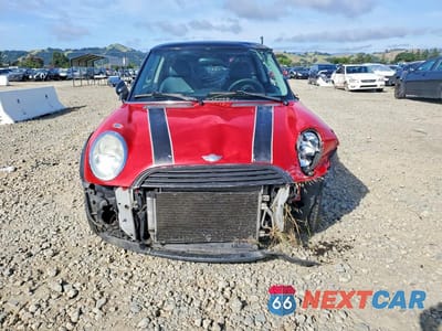 Piąte zdjęcie samochodu w środku: 2004 MINI COOPER VIN:WMWRC33484TC49889 - miniatura