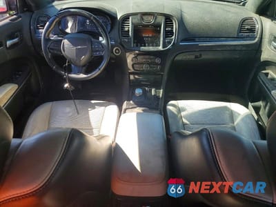 Zdjęcie 8 z 12 samochodu: 2018 CHRYSLER 300 S VIN:2C3CCAGG7JH181631 - miniatura