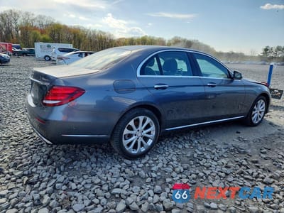 Trzecie zdjęcie samochodu z tyłu: 2017 MERCEDES-BENZ E 300 4MATIC VIN:WDDZF4KB7HA131109 - miniatura