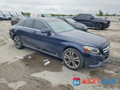 Czwarte zdjęcie samochodu z boku: 2018 MERCEDES-BENZ C 300 4MATIC VIN:55SWF4KB8JU242678 - miniatura