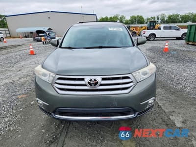 Piąte zdjęcie samochodu w środku: 2013 TOYOTA HIGHLANDER LIMITED VIN:5TDYK3EH1DS115559 - miniatura