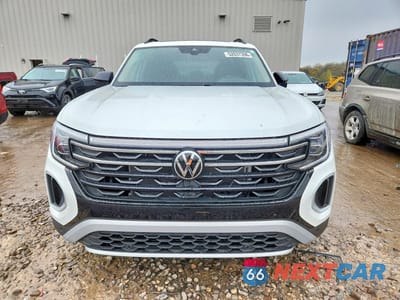 Piąte zdjęcie samochodu w środku: 2024 VOLKSWAGEN ATLAS PEAK EDITION SEL VIN:1V2GR2CA8RC604958 - miniatura