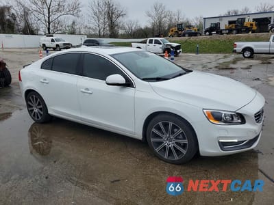 Czwarte zdjęcie samochodu z boku: 2018 VOLVO S60 PLATINUM VIN:LYV402TM2JB178153 - miniatura