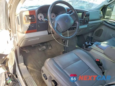 Zdjęcie 8 z 12 samochodu: 2006 FORD F350 SUPER DUTY VIN:1FTWX33P46EA59161 - miniatura