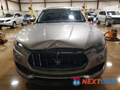 Piąte zdjęcie samochodu w środku: 2017 MASERATI LEVANTE VIN:ZN661XUA4HX207186 - miniatura