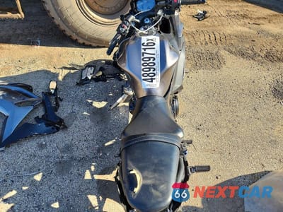 Zdjęcie 6 z 10 samochodu: 2021 KAWASAKI EX650 N VIN:ML5EXEN13MDA32887 - miniatura