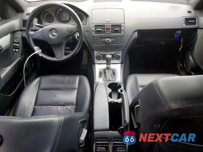 Zdjęcie 8 z 12 samochodu: 2009 MERCEDES-BENZ C 300 VIN:WDDGF54X39R054814 - miniatura