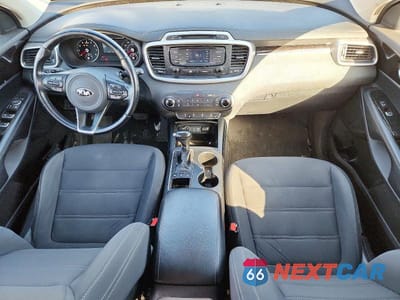 Zdjęcie 8 z 12 samochodu: 2016 KIA SORENTO LX VIN:5XYPGDA37GG104662 - miniatura