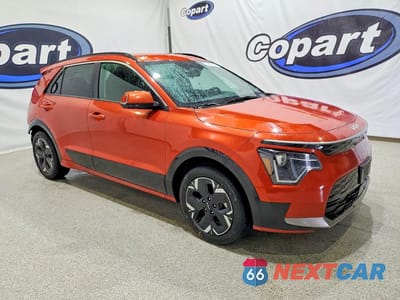 Czwarte zdjęcie samochodu z boku: 2023 KIA NIRO WIND VIN:KNDCR3L19P5022889 - miniatura