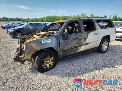 2011 GMC YUKON XL K1500 SLT 1GKS2KE3XBR240970 - główne zdjęcie licytacji z USA - miniatura