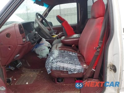 Zdjęcie 7 z 12 samochodu: 1996 CHEV GMT-400 VIN:1GCEC14R1TZ111233 - miniatura