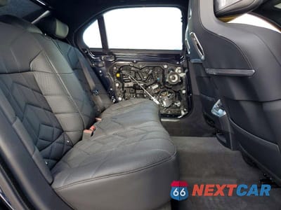 Zdjęcie 10 z 12 samochodu: 2023 BMW 760 XI VIN:WBA33EJ04PCM62938 - miniatura