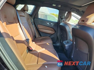 Zdjęcie 11 z 13 samochodu: 2021 VOLVO XC60 T5 MOMENTUM VIN:YV4102RKXM1851501 - miniatura
