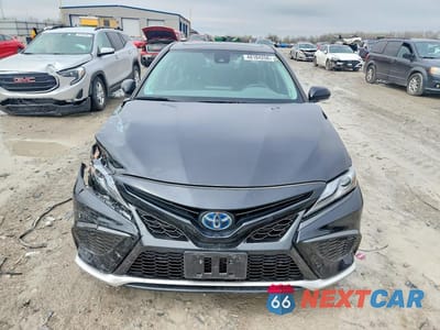 Piąte zdjęcie samochodu w środku: 2023 TOYOTA CAMRY HYBRID XSE VIN:4T1K31AK0PU612137 - miniatura