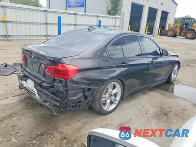 Trzecie zdjęcie samochodu z tyłu: 2018 BMW 340 XI VIN:WBA8B7G57JNU95113 - miniatura