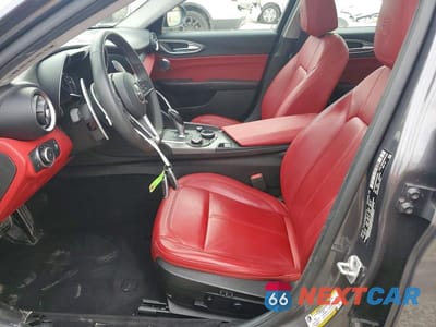 Zdjęcie 7 z 13 samochodu: 2019 ALFA ROMEO GIULIA VIN:ZARFANAN5K7607669 - miniatura