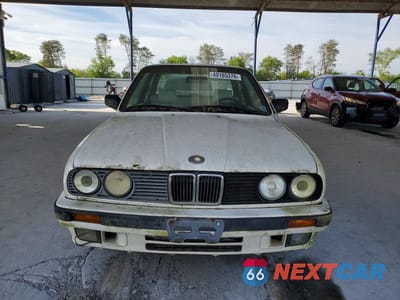 Piąte zdjęcie samochodu w środku: 1989 BMW 325 I VIN:WBAAA1309K4204999 - miniatura