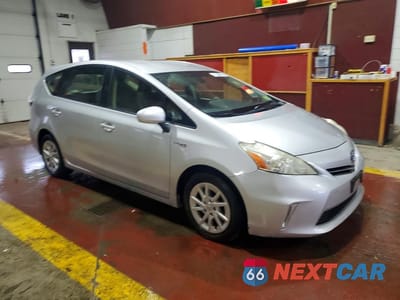 Czwarte zdjęcie samochodu z boku: 2012 TOYOTA PRIUS V TWO VIN:JTDZN3EU5C3166250 - miniatura