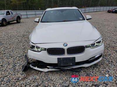 Piąte zdjęcie samochodu w środku: 2017 BMW 330 XI VIN:WBA8D9G3XHNU62153 - miniatura