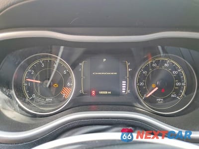Zdjęcie 9 z 12 samochodu: 2014 JEEP CHEROKEE LATITUDE VIN:1C4PJLCBXEW171272 - miniatura