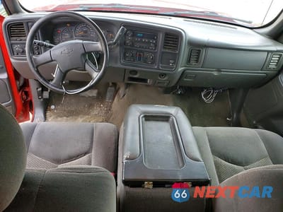 Zdjęcie 8 z 12 samochodu: 2005 CHEVROLET SILVERADO K2500 HEAVY DUTY VIN:1GCHK29U85E312558 - miniatura