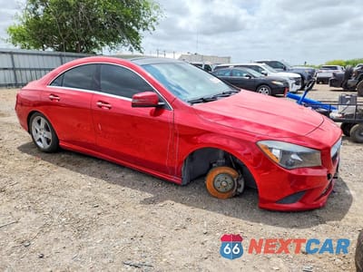 Czwarte zdjęcie samochodu z boku: 2015 MERCEDES-BENZ CLA 250 4MATIC VIN:WDDSJ4GB6FN238165 - miniatura