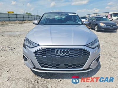 Piąte zdjęcie samochodu w środku: 2022 AUDI A3 PREMIUM VIN:WAUAUDGYXNA105462 - miniatura