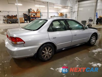 Trzecie zdjęcie samochodu z tyłu: 2002 HONDA ACCORD SE VIN:JHMCG56702C001045 - miniatura