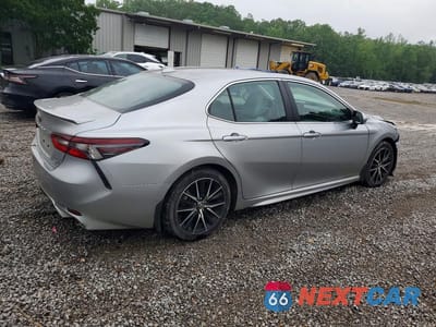 Trzecie zdjęcie samochodu z tyłu: 2024 TOYOTA CAMRY HYBRID SE VIN:4T1S31AK8RU626175 - miniatura