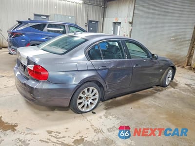 Trzecie zdjęcie samochodu z tyłu: 2006 BMW 325 XI VIN:WBAVD13556KV10586 - miniatura