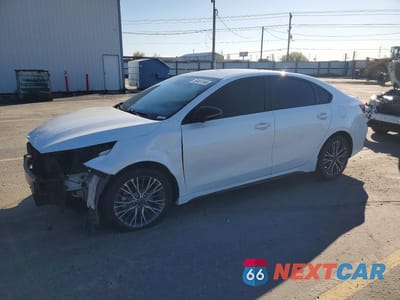 2023 KIA FORTE GT LINE 3KPF54AD1PE660392 - główne zdjęcie licytacji z USA - miniatura