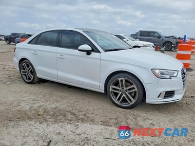 Czwarte zdjęcie samochodu z boku: 2018 AUDI A3 PREMIUM VIN:WAUAUGFF0J1016284 - miniatura