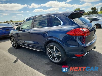 Drugie zdjęcie samochodu z przodu: 2013 PORSCHE CAYENNE S VIN:WP1AB2A2XDLA81439 - miniatura