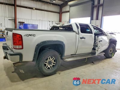 Trzecie zdjęcie samochodu z tyłu: 2011 GMC SIERRA K2500 SLE VIN:1GT120CG3BF194000 - miniatura