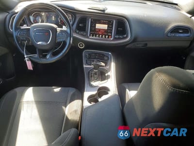 Zdjęcie 8 z 12 samochodu: 2016 DODGE CHALLENGER SXT VIN:2C3CDZAG4GH323446 - miniatura