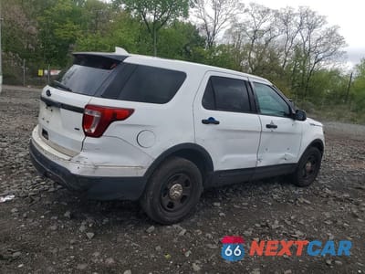 Trzecie zdjęcie samochodu z tyłu: 2016 FORD EXPLORER POLICE INTERCEPTOR VIN:1FM5K8AR8GGA78101 - miniatura