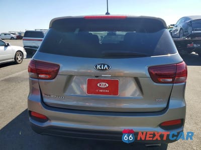 Zdjęcie 6 z 13 samochodu: 2019 KIA SORENTO LX VIN:5XYPG4A39KG557237 - miniatura